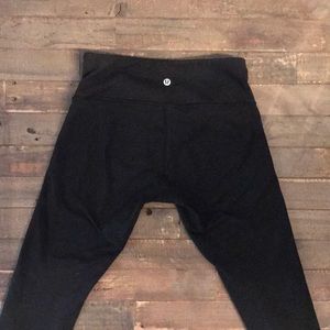 Lululemon black Wunder Under leggings